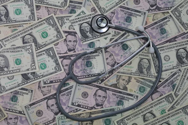 Stethoscope American Dollars Banknotes Different Denomination — Stock Photo, Image