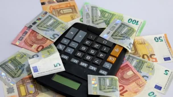 Dairesel Hareketli Farklı Banknotların Hesap Makinesi Avrupa Banknotları — Stok video