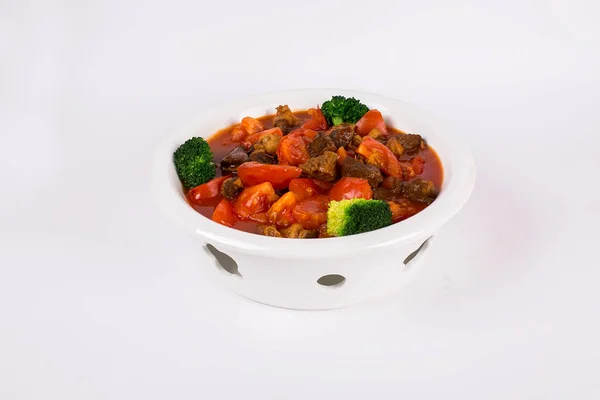 Sebze ve baharatlı lezzetli bir makarna.