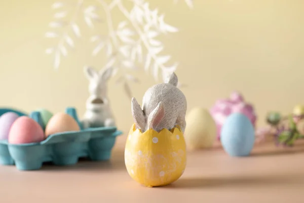 Festive Easter Composition Rabbit Easter Egg Floral Background Happy Easter — Stock Photo, Image
