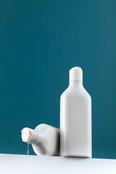 White Shampoo Conditioner Bottles Place Your Logo White Shelf Drop — Stock Photo, Image