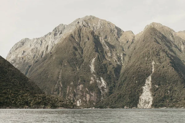 Fiyort Manzarası Milford Sound Yeni Zelanda Seyahat Kavramı — Stok fotoğraf