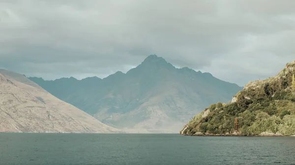 Bulutlu Bir Günde Güzel Bir Dağ Gölü Queenstown Yeni Zelanda — Stok fotoğraf