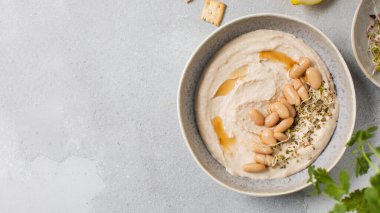 Atıştırmalık sağlıklı fasulye humusu. Sağlıklı beslenme. Vejetaryen atıştırmalık konsepti. Boşluğu kopyala