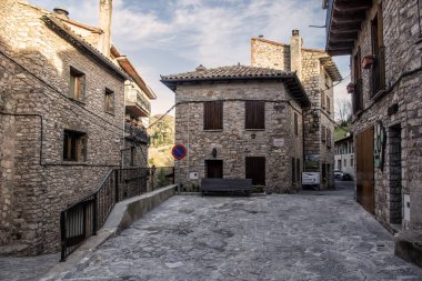 Bergueda, Barcelona, İspanya 'daki tipik Castellar de NHug evi.