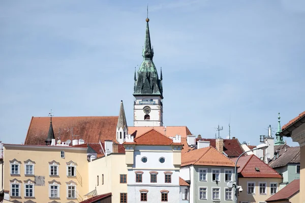 Jindrichuv Hradec Stadt Tschechien Europa Turm Mit Häusern Vordergrund — Stockfoto