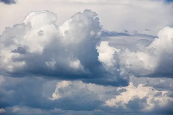 Dramatyczne Letnie Ciężkie Chmury Tło Chmury — Zdjęcie stockowe