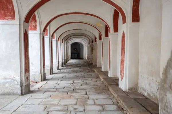 Arco Rinascimentale Vuoto Con Pavimento Pietra Vecchie Mura — Foto Stock