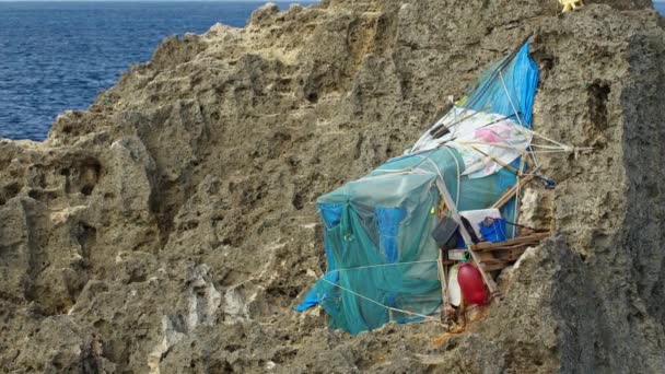 Japonya Nın Okinawa Manzamo Burnu Nun Engebeli Mercan Kıyılarına Kurulmuş — Stok video
