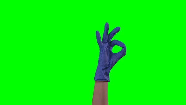 Женщина Медицинской Синей Перчатке Показывает Жест Знака Врач Защитной Перчатке — стоковое фото