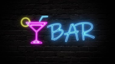 Siyah tuğlalı duvarda pipet ve kokteyl camlarıyla parlayan bir tabela. Elektrikli parlak billboardların bilgisayar grafikleri, mavi mor neon tüplerin pankartları. Kokteyl barı ve bar için neon ışığı parlıyor