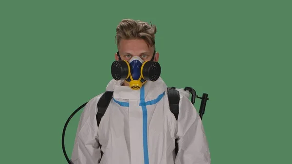 Homme Combinaison Blanche Protection Médicale Respirateur Regardant Caméra Travailleur Désinfection — Photo