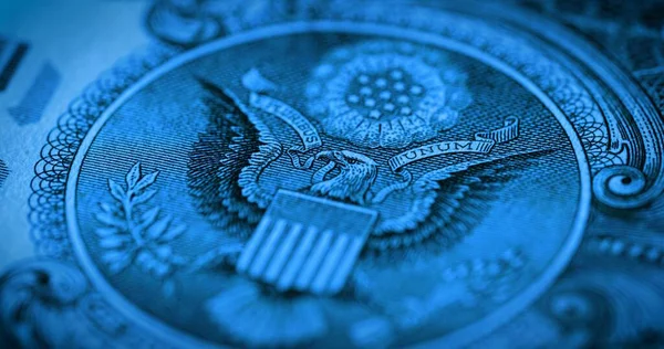 巨无霸拍的背面一块钱的钞票与明星和鹰在蓝色柔和的光 美国纸币 美国钱 — 图库照片