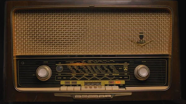 Récepteur Radio Bois Antique Fermer Écouter Des Médias Musique Ancienne — Photo