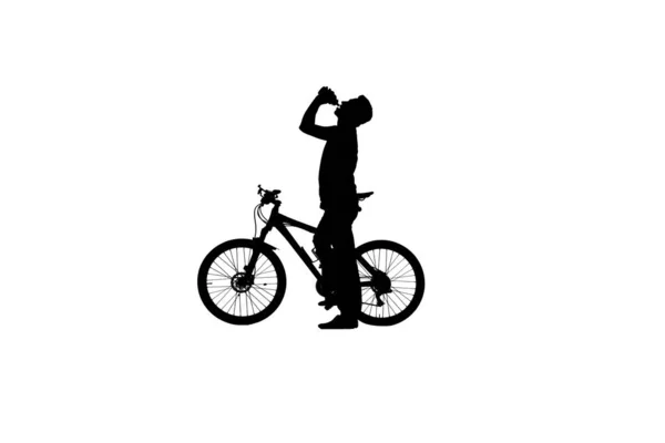 サイクリストの黒いシルエットのサイドビューは 白を背景にボトルから水を飲んでいます サイクリング中 男性の自転車愛好家は渇きを癒します トレーニング アクティブな休息 アクティブなスポーティーな人々のコンセプト — ストック写真