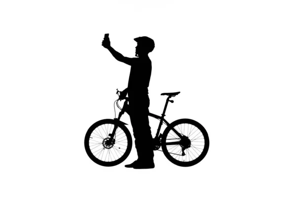Πλευρική Άποψη Στη Μαύρη Σιλουέτα Του Ποδηλάτη Κοιτάζοντας Οθόνη Smartphone — Φωτογραφία Αρχείου