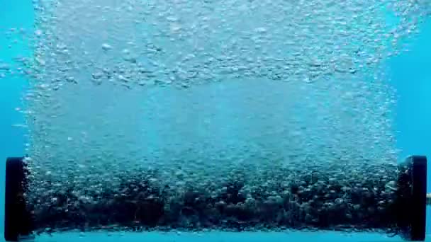 Sok Kis Fényes Légbuborékok Menekül Kompresszor Cső Vagy Szűrő Víz — Stock videók