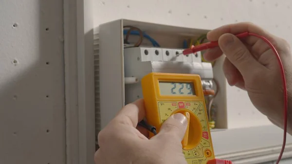 Work Voltage Electrician Checking Serviceability Equipment Measuring Voltage Yellow Multimeter — Stockfoto