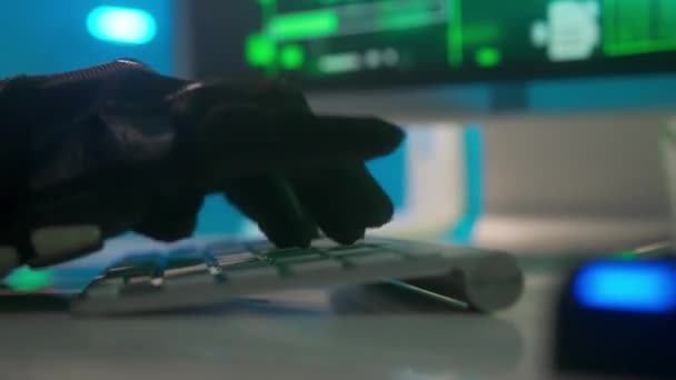 Hacker Black Gloves Typing Computer Keyboard Breaking Password Close Shot — ストック動画
