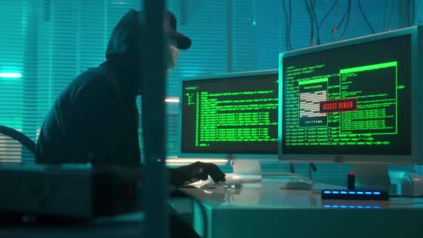 Hacker White Mask Typing Computer Keyboard Cracking Password Man Black — Vídeo de Stock