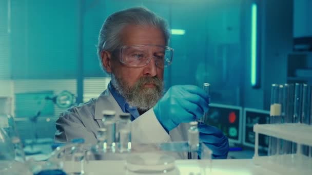 Elderly Male Doctor Takes Test Tube Marking Solid Male Scientist — Stock Video