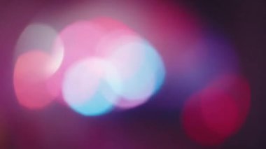 Bulanık renkli disko topları ışıkları. Gece partisi müziği ve dans arka planı. Parti, 80 'lerde disko, 90' larda tarz.