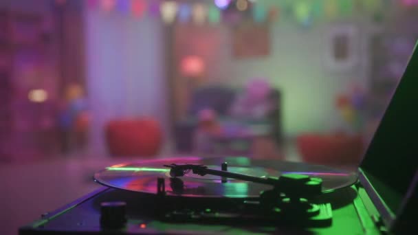 Playing Vinyl Record Vintage Turntable Close Blurred Background Room Decorated — Stock Video