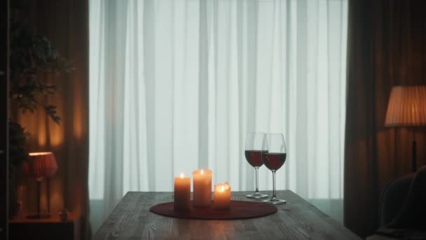 Концепція Побачень Спільного Відпочинку Романтичний Вечір Свічки Горять Столі Біля — стокове відео