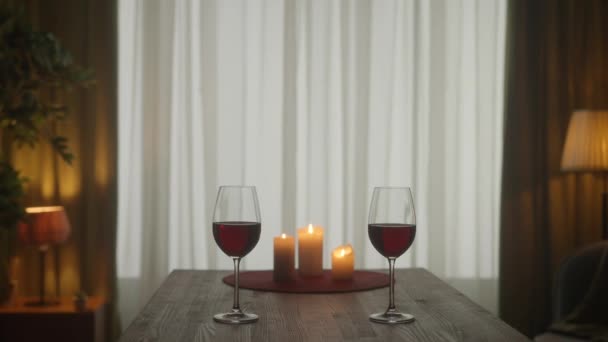 Концепція Побачень Спільного Відпочинку Романтичний Вечір Свічки Горять Столі Біля — стокове відео