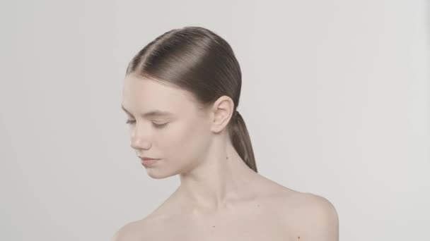 Ritratto Una Bella Modella Femminile Con Pelle Perfetta Trucco Naturale — Video Stock