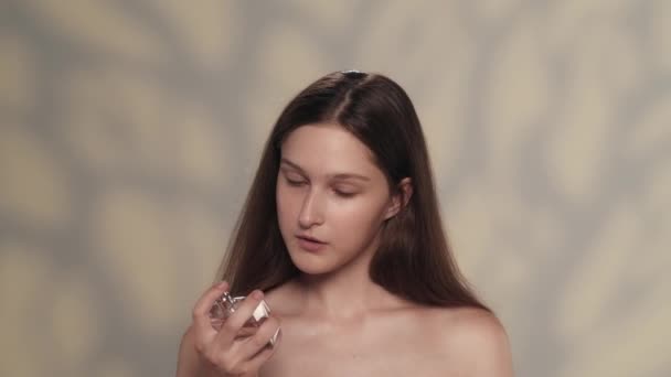 Portrait Appealing Brunette Female Model Close Shot Girl Holding Bottle — Stock Video
