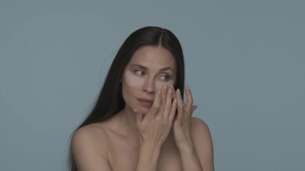 Brunette Woman Doing Facial Skin Care Procedures Woman Touches Hyaluronic — Stock Video