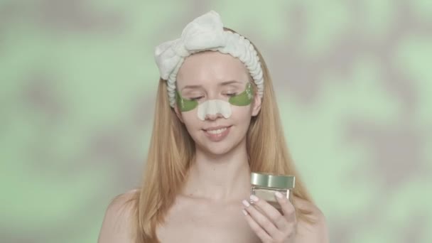 Woman Opens Lid Jar Cream Inhales Its Aroma Woman Hair — Stock Video