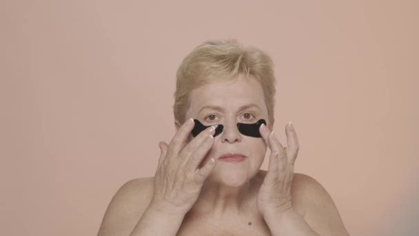 Portrait Beautiful Senior Woman Close Shot Middle Aged Female Model — Stock Video