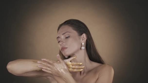 Potret Seorang Wanita Kaukasia Yang Cantik Gambar Dekat Model Perempuan — Stok Video