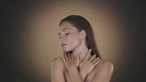 Portrait Beautiful Brunette Woman Close Studio Shot Female Model Shiny — Stock Video