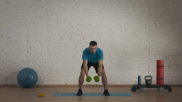 Sportovní Trenér Fitness Cvičení Domácím Studiu Pro Line Tříd Muž — Stock video