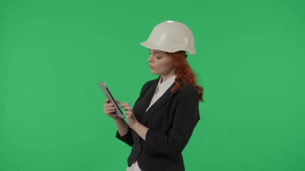 Woman Architect Conducts Inspection Object Takes Notes Tablet Business Woman — Stock Video