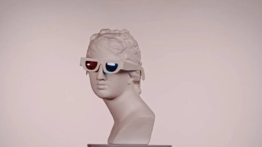 Çok güzel antik tanrıça Venüs mermer heykelinin 3D gözlüklü yakın çekimi. Roma dönemi kadın portresi bir platformda büstü. Pembe arka planda izole edilmiş. Yaratıcı soyut kavram.