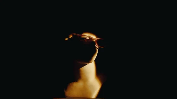 Pembe Gözlüklü Seçici Işıkları Olan Antik Venüs Mermer Heykelinin Yakın — Stok fotoğraf