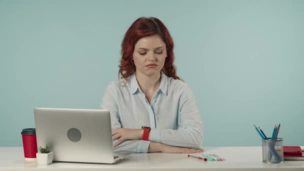 Medium Isolated Video Young Perfectionist Woman Looking Her Pens Dissatisfied — Stock Video
