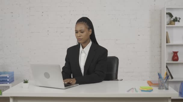 Konsep Kreatif Wanita Pengusaha Modern Potret Wanita Muda Afrika Amerika — Stok Video