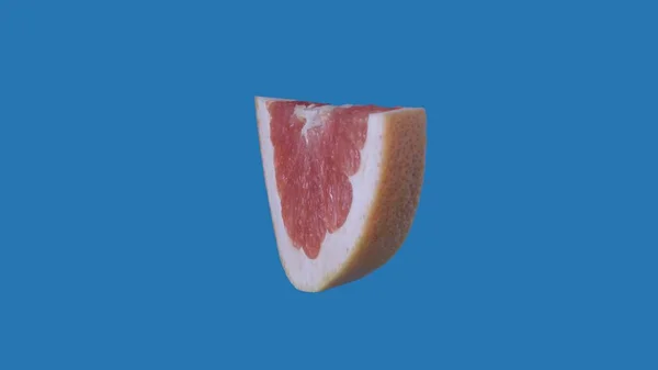 健康的水果和蔬菜创意概念 水果与彩色屏幕的对比 Closeup工作室拍摄的一半柚子片 皮肤隔离在蓝色背景下 — 图库照片