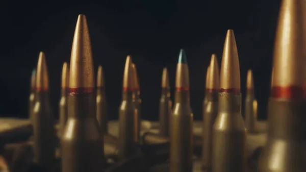 Рядки Численних Гвинтівкових Набоїв Чорному Тлі Крупним Планом Концепція Вогнепальної — стокове фото