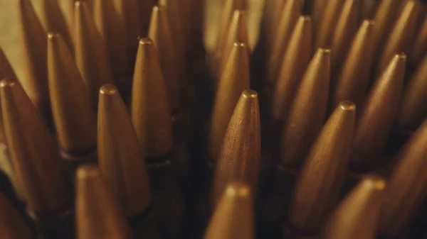 Számos Töltényhüvely Sorai Záródnak Lőfegyverek Lőtér Lőszergyártás Kereskedelem Fogalma — Stock Fotó