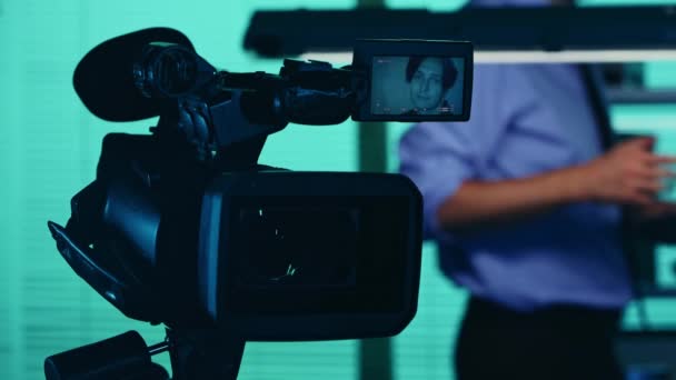 Detalle Cerca Video Filmación Cámara Grabación Cara Sospechoso Delincuente Perpetrador — Vídeos de Stock