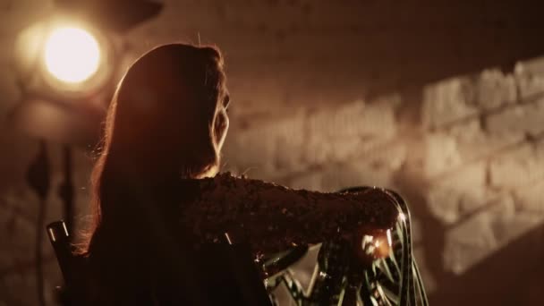 Cinematografia Cinema Set Backstage Conceito Criativo Closeup Tiro Mulher Atraente — Vídeo de Stock