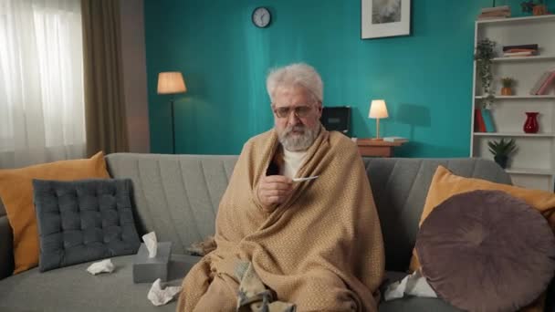 Zoom Video Eldery Retired Man Senior Citizen Sitting Couch Sofa — Stock Video