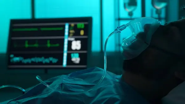 Närbild Patient Andningsstöd Döende Sjukhussäng Hans Icu Monitor Bakgrunden Visar — Stockfoto