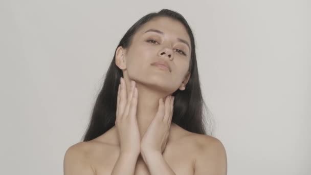Güzellik Cilt Yaratıcı Bir Kavramdır Güzel Bir Kadın Modelin Stüdyo — Stok video